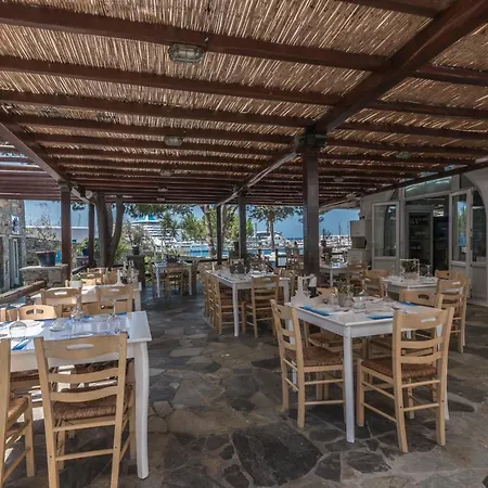 Hotel Makis Place 3*