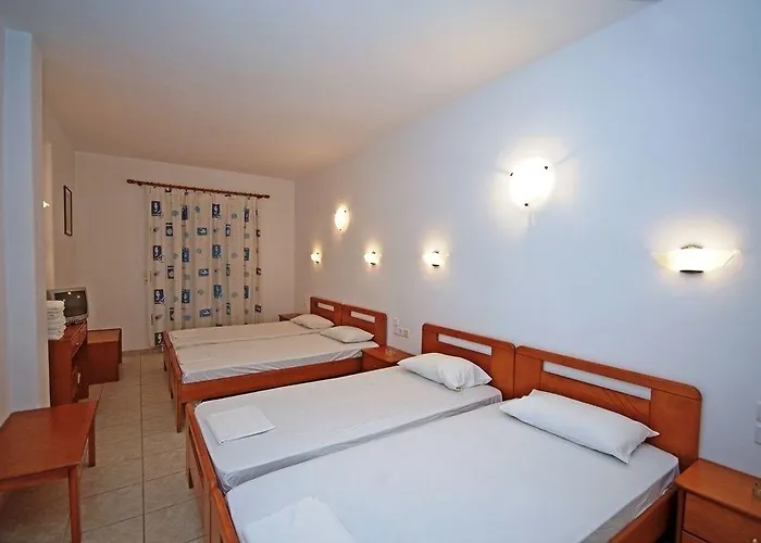 Makis Place Hotel 3*