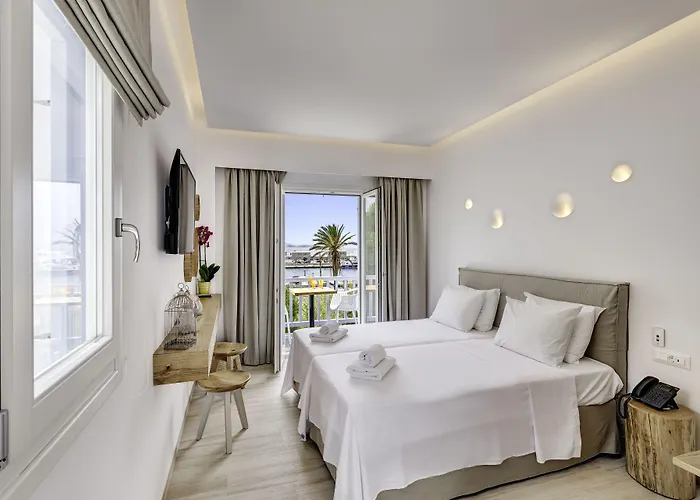 Makis Place Hotel 3*