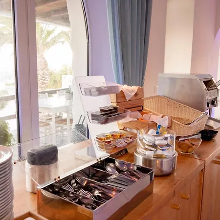 Makis Place Lägenhetshotell Tourlos