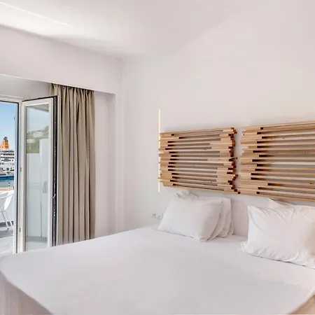 Makis Place Hotel 3*