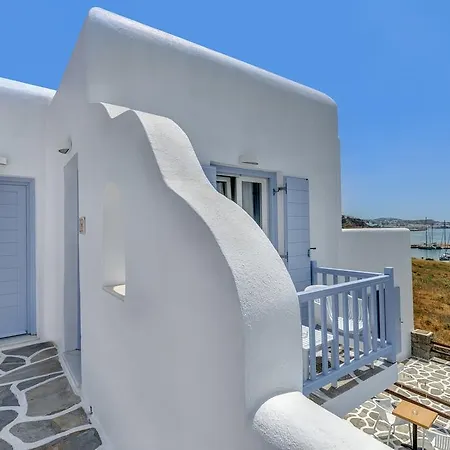 Makis Place Hotel 3*