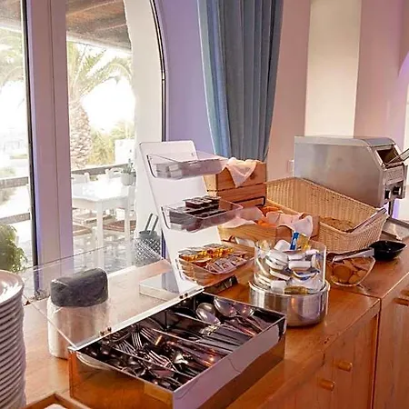Makis Place Otel 3*
