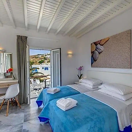 Otel Makis Place