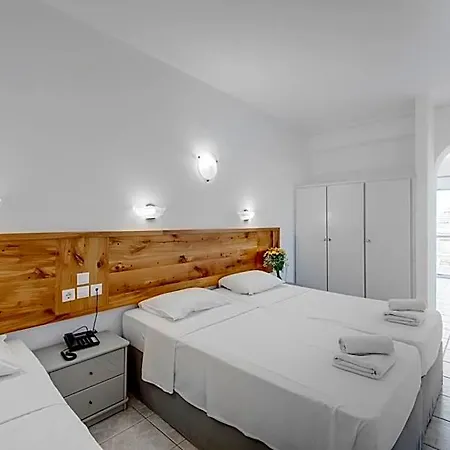Otel Makis Place