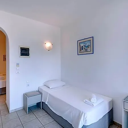 Makis Place Otel 3*
