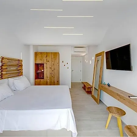 Otel Makis Place Tourlos