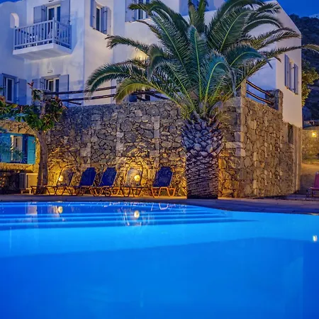Makis Place Hotel 3*
