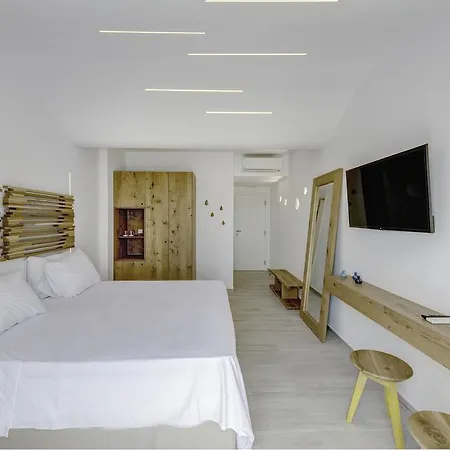 Makis Place Hotel