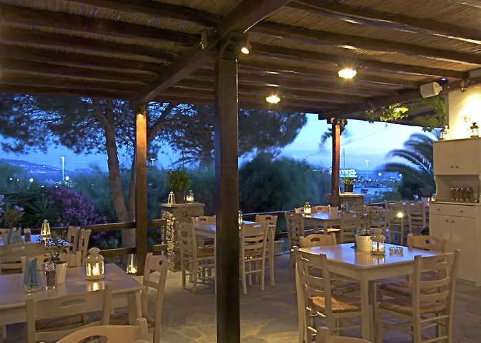 Makis Place Hotel Tourlos