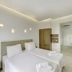 Hotel Makis Place