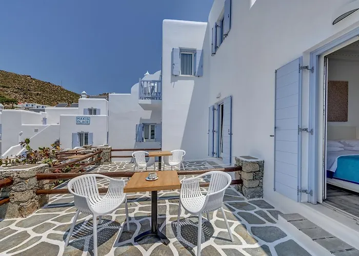 Makis Place 3* Tourlos