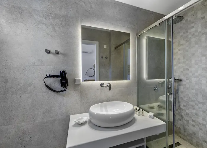 Makis Place Hotel Tourlos